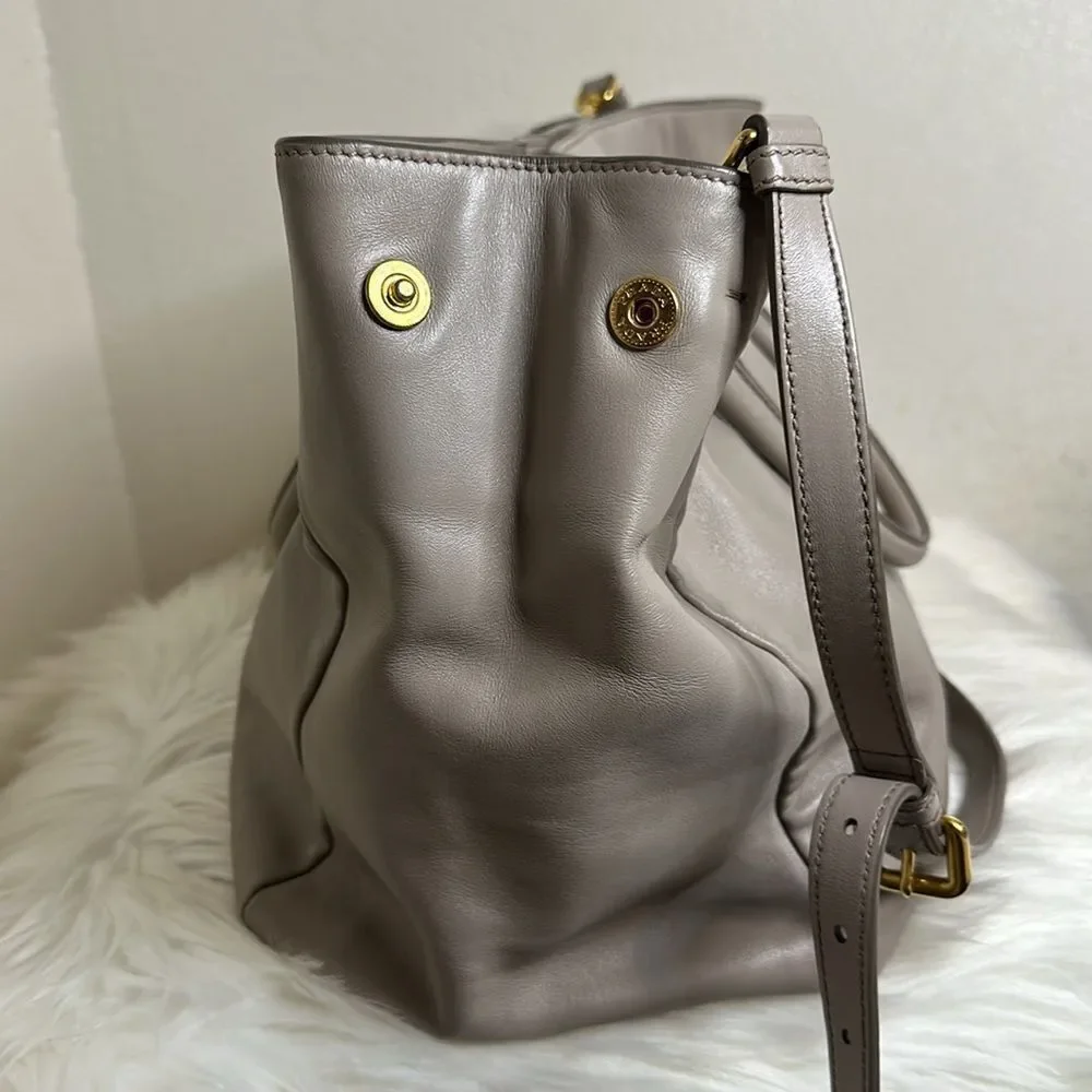 💯Authentic Prada Two-way Tote Bag🍀